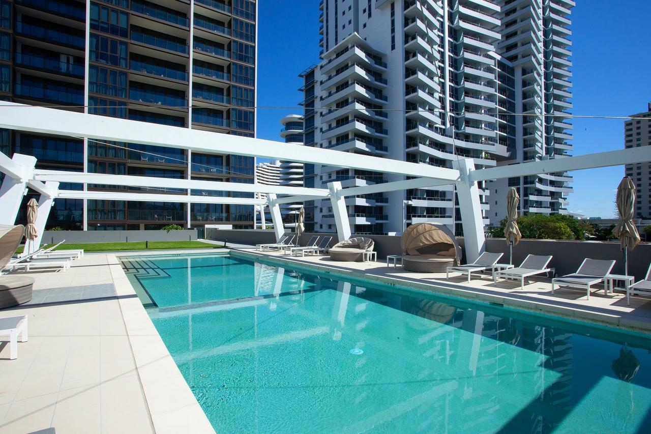 High Floor Ocean View Suites Broadbeach Gold Coast Exterior photo